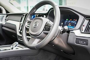 Volvo  XC60 Ultra, T8 AWD Plug-in hybrid, Electric/Petrol, Dark