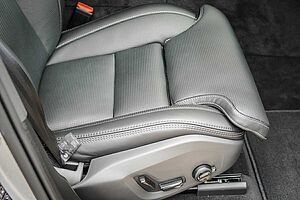 Volvo  XC60 Ultra, T8 AWD Plug-in hybrid, Electric/Petrol, Dark