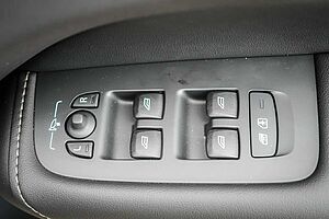 Volvo  XC60 Ultra, T8 AWD Plug-in hybrid, Electric/Petrol, Dark