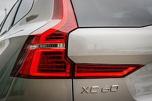 Volvo  XC60 Ultra, T8 AWD Plug-in hybrid, Electric/Petrol, Dark