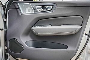Volvo  XC60 Ultra, T8 AWD Plug-in hybrid, Electric/Petrol, Dark
