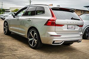 Volvo  XC60 Ultra, T8 AWD Plug-in hybrid, Electric/Petrol, Dark