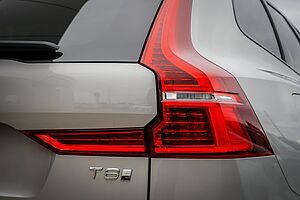Volvo  XC60 Ultra, T8 AWD Plug-in hybrid, Electric/Petrol, Dark