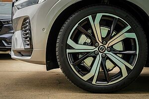 Volvo  XC60 Ultra, T8 AWD Plug-in hybrid, Electric/Petrol, Dark