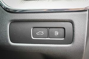 Volvo  XC60 Ultra, T8 AWD Plug-in hybrid, Electric/Petrol, Dark