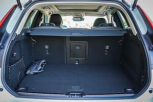 Volvo  XC60 Ultra, T8 AWD Plug-in hybrid, Electric/Petrol, Dark