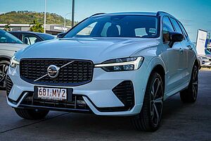 Volvo  XC60 Ultra, T8 AWD Plug-in hybrid, Electric/Petrol, Dark