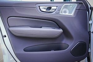 Volvo  XC60 Ultra, T8 AWD Plug-in hybrid, Electric/Petrol, Dark