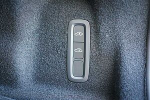 Volvo  XC60 Ultra, T8 AWD Plug-in hybrid, Electric/Petrol, Dark