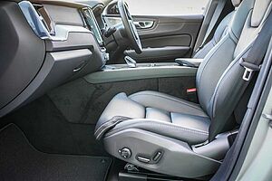 Volvo  XC60 Ultra, T8 AWD Plug-in hybrid, Electric/Petrol, Dark