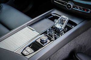 Volvo  XC60 Ultra, T8 AWD Plug-in hybrid, Electric/Petrol, Dark