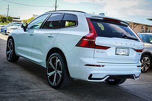 Volvo  XC60 Ultra, T8 AWD Plug-in hybrid, Electric/Petrol, Dark