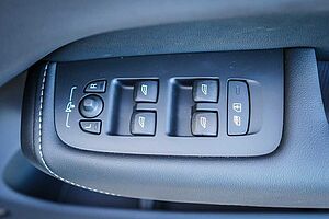 Volvo  XC60 Ultra, T8 AWD Plug-in hybrid, Electric/Petrol, Dark