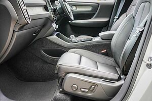 Volvo  XC40 Ultra, B4 AWD Mild hybrid, Petrol, Bright