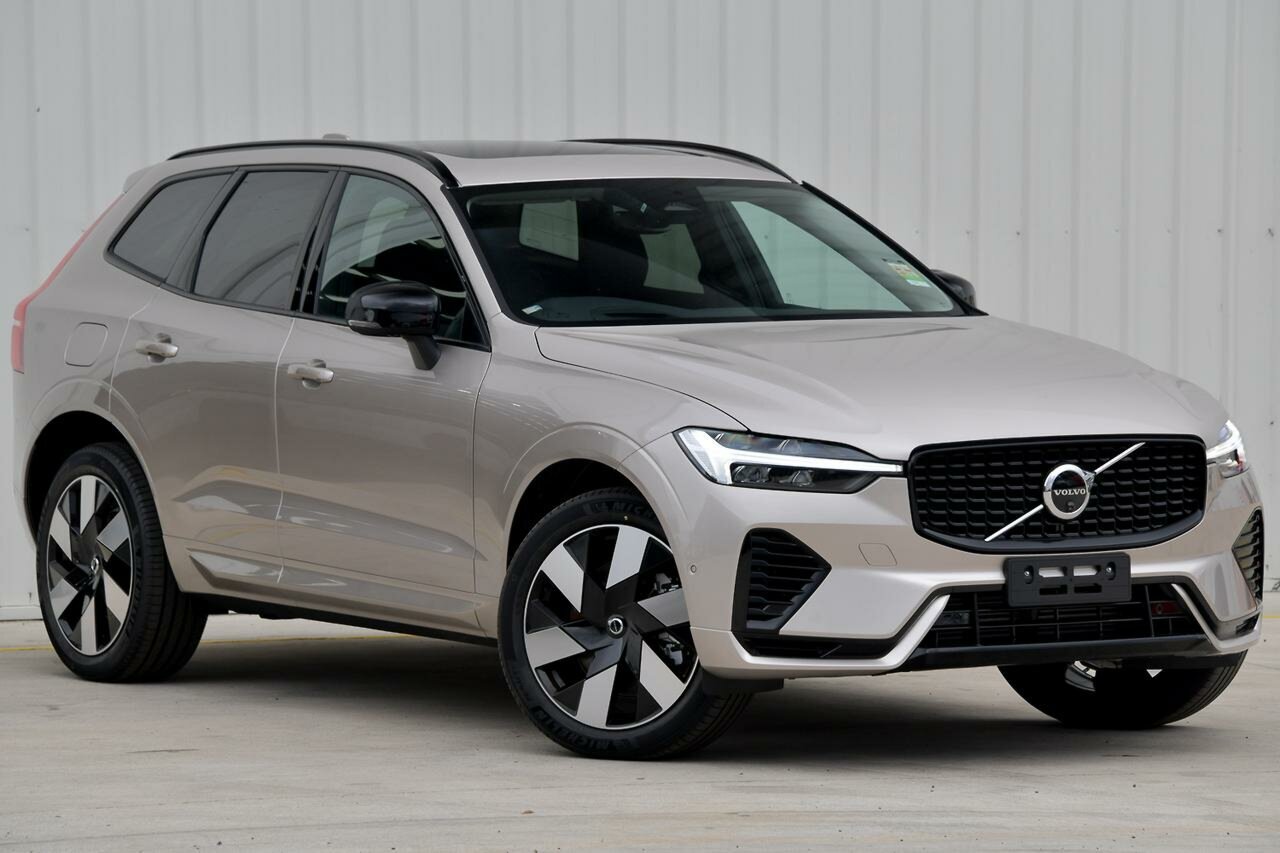 Volvo  UZ MY24 Recharge Plus T8 AWD Plug-In Hybrid