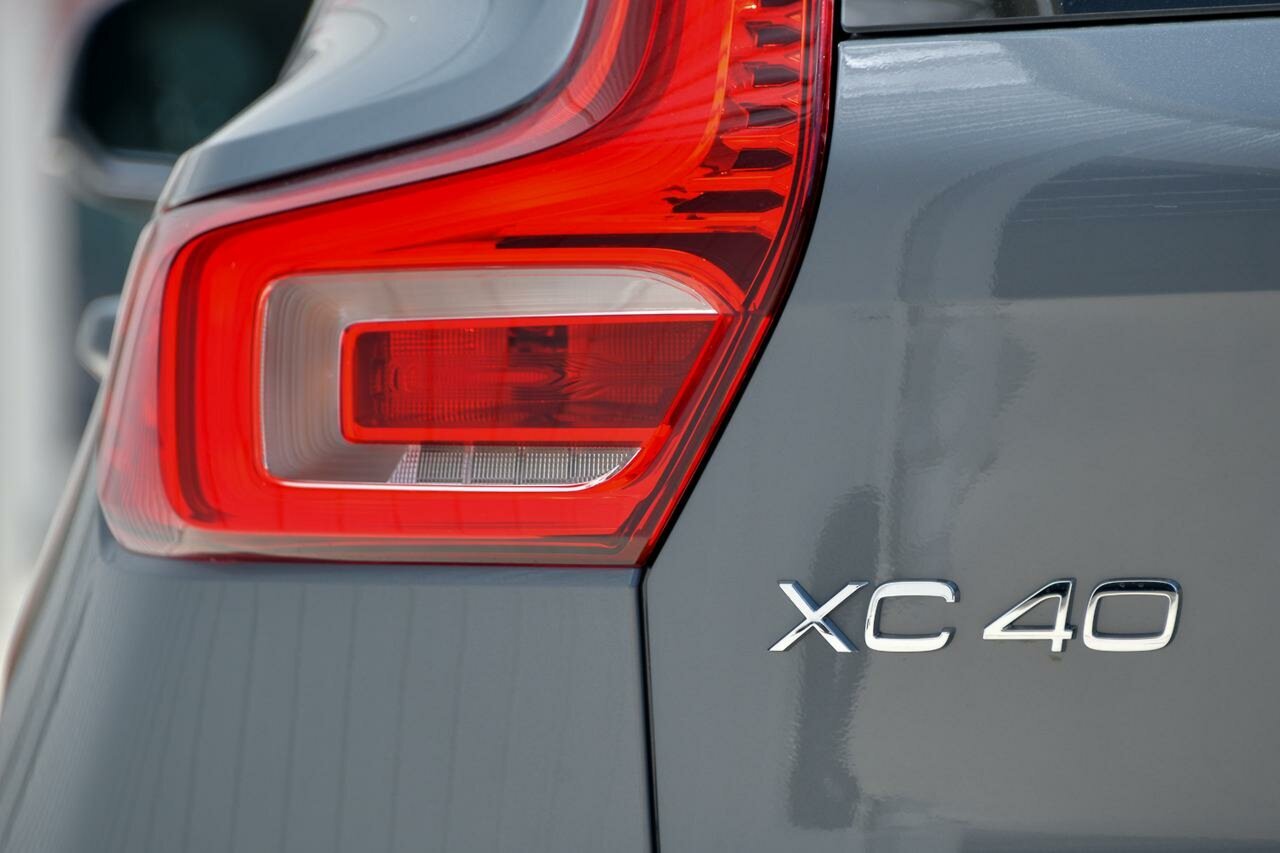 Volvo  XZ MY23 Ultimate B4 AWD Bright