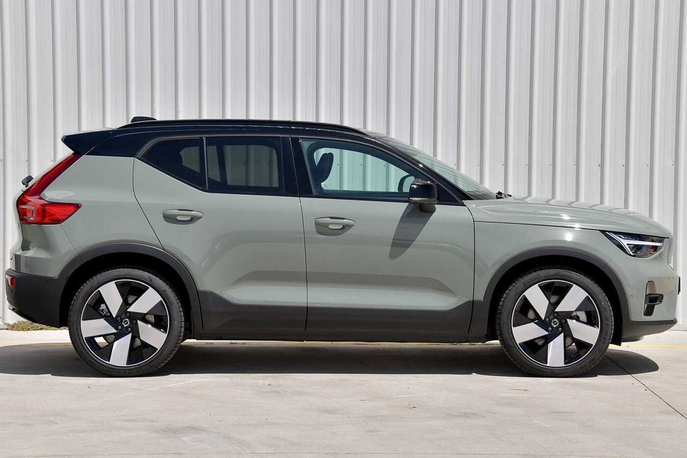 Volvo  XZ MY24 Recharge AWD Twin Pure Electric