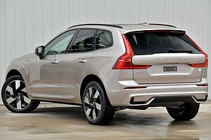 Volvo  UZ MY24 Recharge Plus T8 AWD Plug-In Hybrid