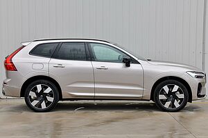 Volvo  UZ MY24 Recharge Plus T8 AWD Plug-In Hybrid