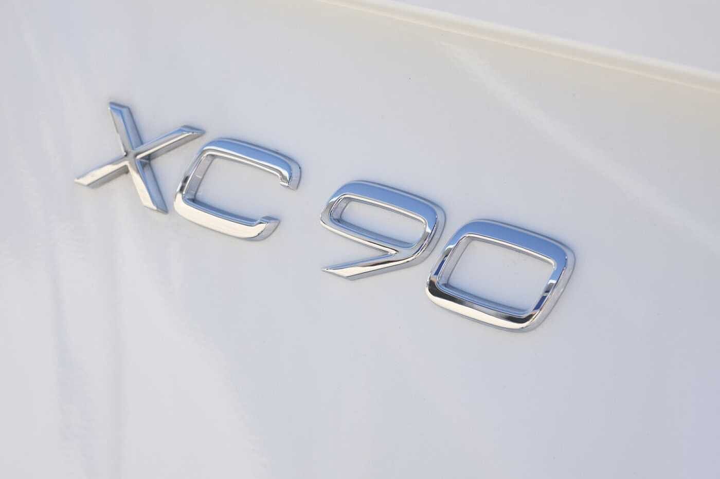 Volvo  XC90 Recharge Ultimate, T8 AWD Plug-in hybrid, Electric/Petrol, Dark, 7 Seats