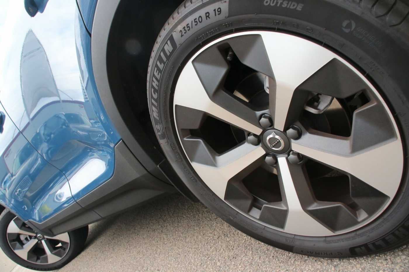 Volvo  XC40 Ultra, B4 AWD Mild hybrid, Petrol, Bright