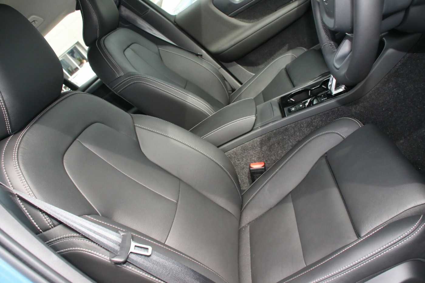 Volvo  XC40 Ultra, B4 AWD Mild hybrid, Petrol, Bright