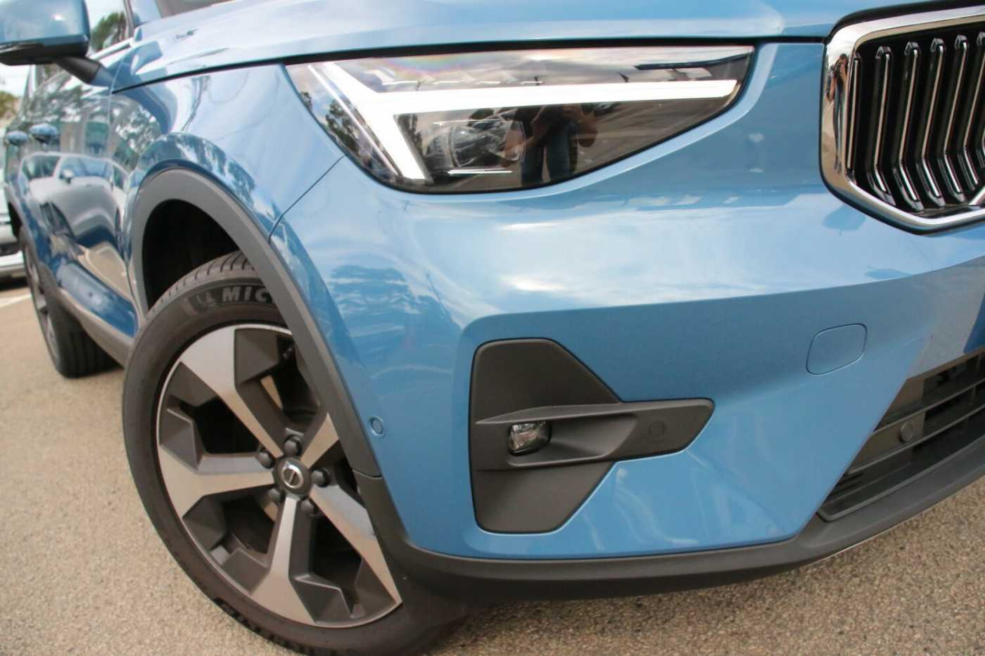 Volvo  XC40 Ultra, B4 AWD Mild hybrid, Petrol, Bright