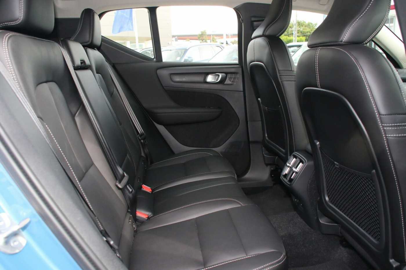 Volvo  XC40 Ultra, B4 AWD Mild hybrid, Petrol, Bright