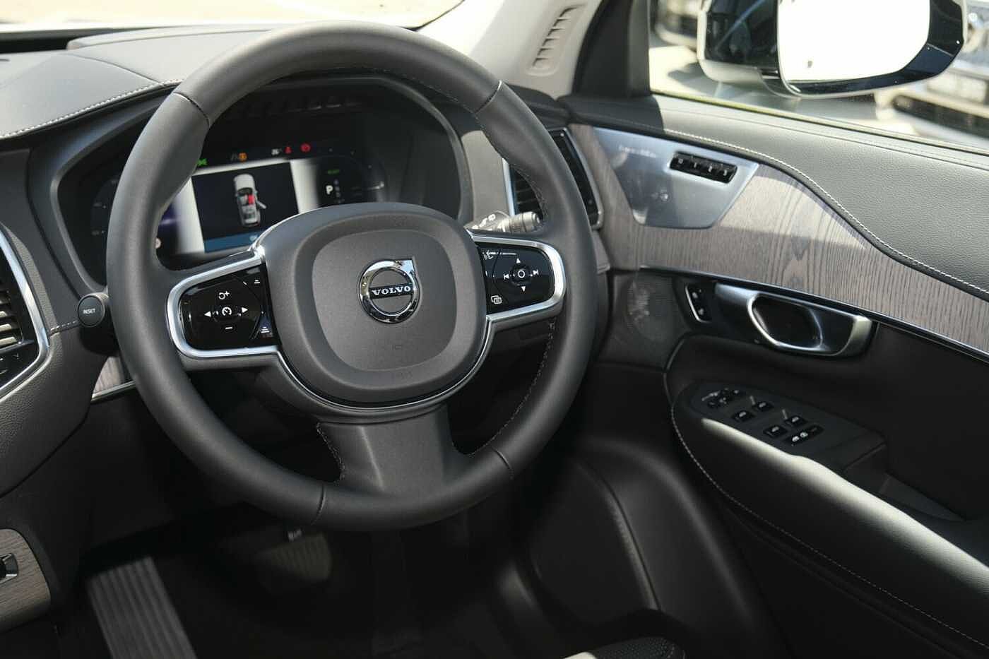 Volvo  XC90 Recharge Ultimate, T8 AWD Plug-in hybrid, Electric/Petrol, Dark, 7 Seats