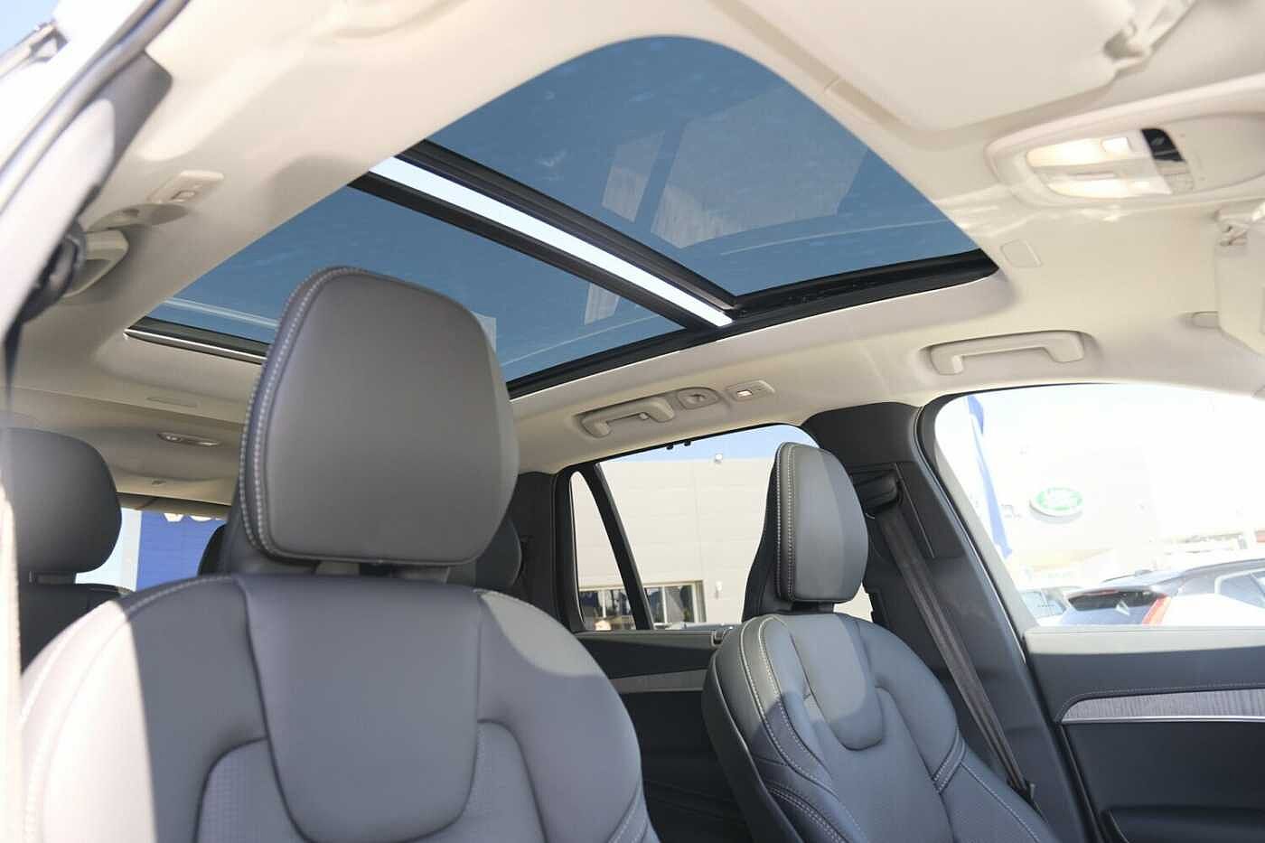 Volvo  XC90 Recharge Ultimate, T8 AWD Plug-in hybrid, Electric/Petrol, Dark, 7 Seats