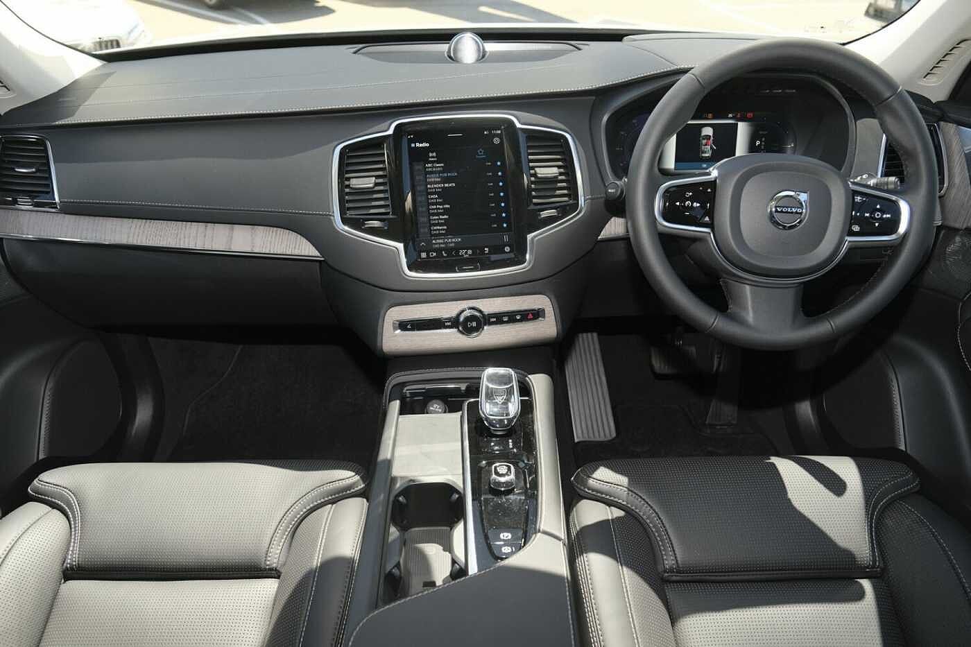 Volvo  XC90 Recharge Ultimate, T8 AWD Plug-in hybrid, Electric/Petrol, Dark, 7 Seats