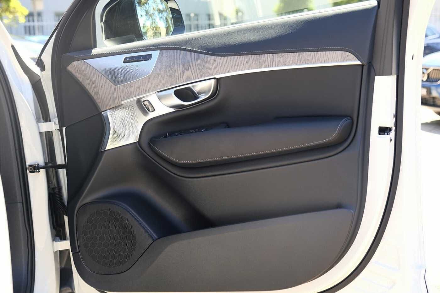 Volvo  XC90 Recharge Ultimate, T8 AWD Plug-in hybrid, Electric/Petrol, Dark, 7 Seats