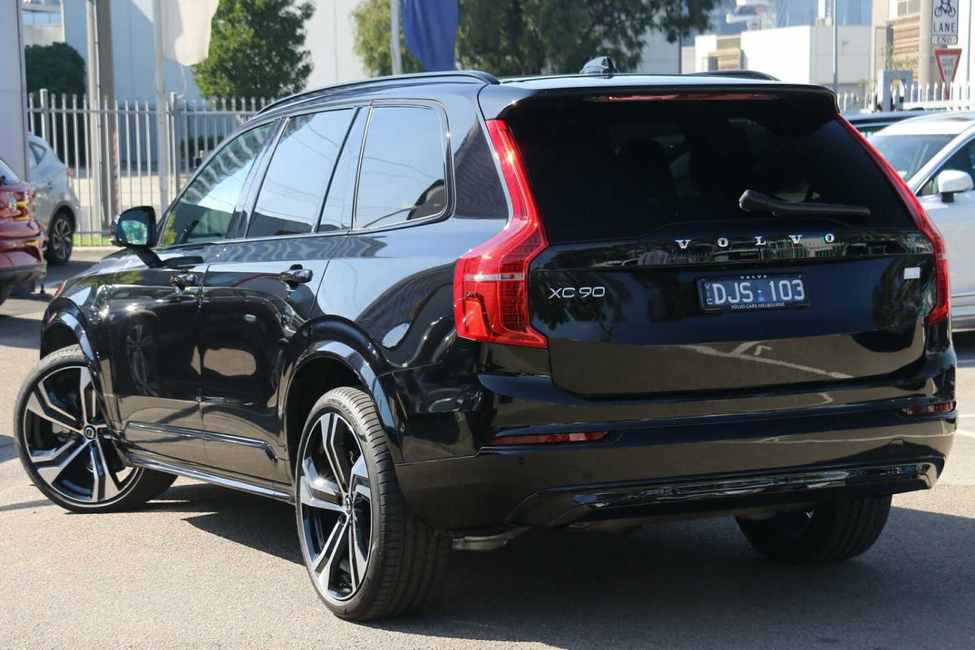 Volvo  XC90 Recharge Ultimate, T8 AWD Plug-in hybrid, Electric/Petrol, Dark, 7 Seats