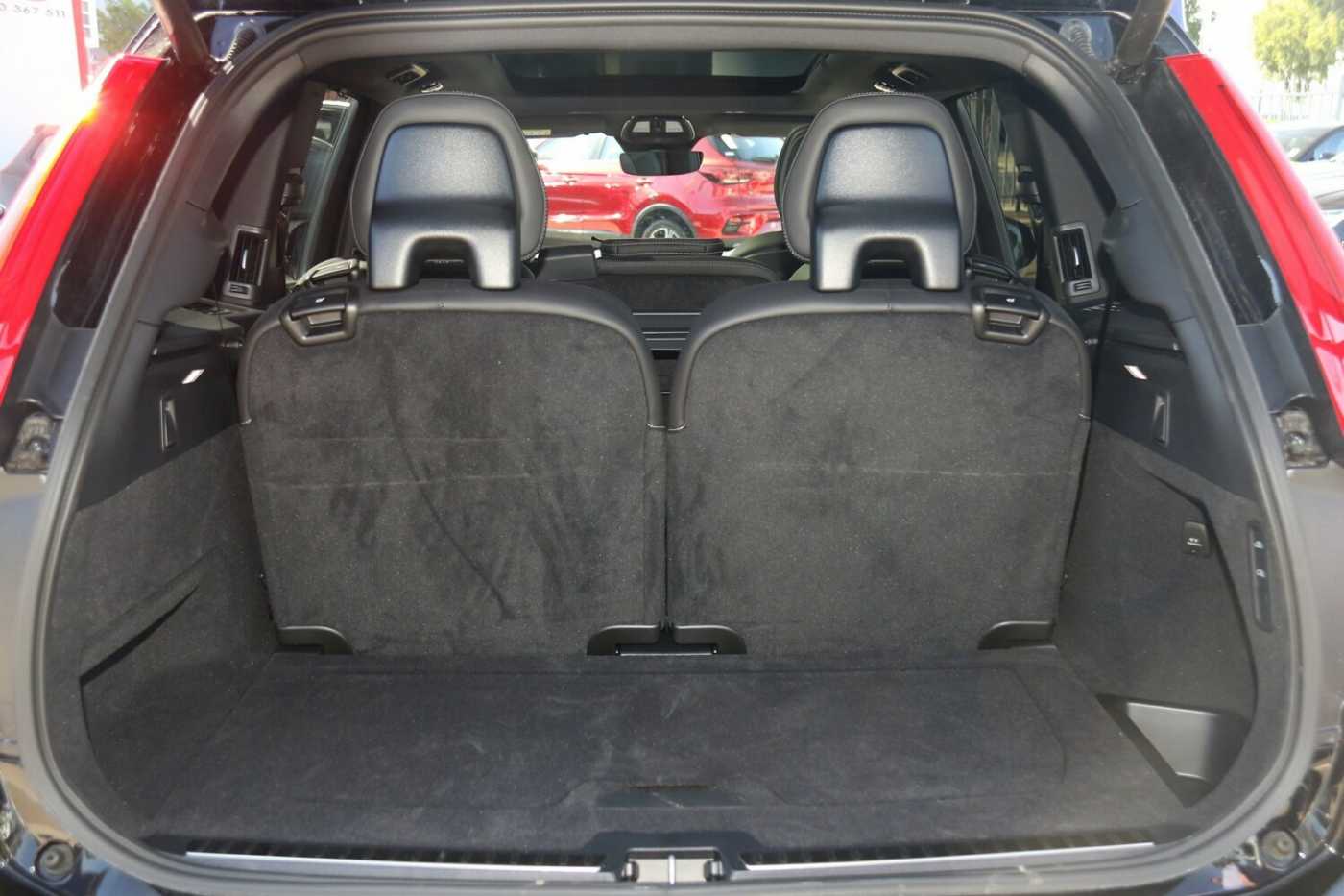 Volvo  XC90 Recharge Ultimate, T8 AWD Plug-in hybrid, Electric/Petrol, Dark, 7 Seats