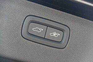 Volvo  XC90 Recharge Ultimate, T8 AWD Plug-in hybrid, Electric/Petrol, Dark, 7 Seats