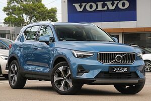 Volvo  XC40 Ultra, B4 AWD Mild hybrid, Petrol, Bright