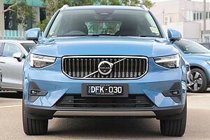 Volvo  XC40 Ultra, B4 AWD Mild hybrid, Petrol, Bright