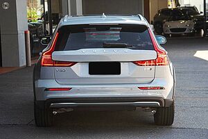 Volvo  V60 Cross Country Ultimate, B5 AWD Mild hybrid, Petrol, Bright